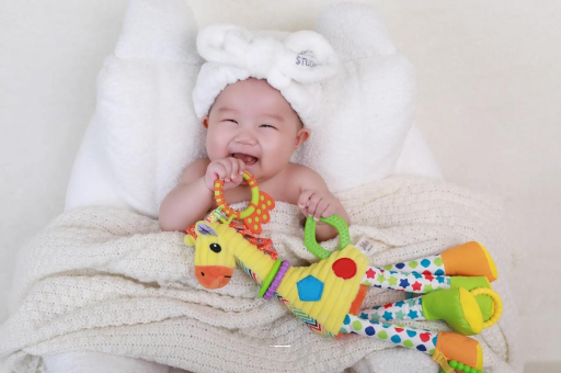 沙洋八个月的宝宝能吃虾吗